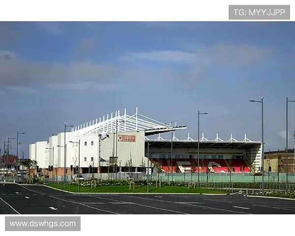 布莱克浦俱乐部宣布新赛季战略调整 引援和青训体系重塑成关键发展方向 布莱克浦俱乐部宣布新赛季战略调整 引援和青训体系重塑成关键发展方向