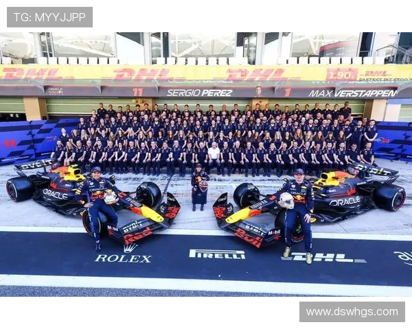 F1赛季最新动态：各大车队备战新赛季，梅赛德斯与红牛再度角逐冠军