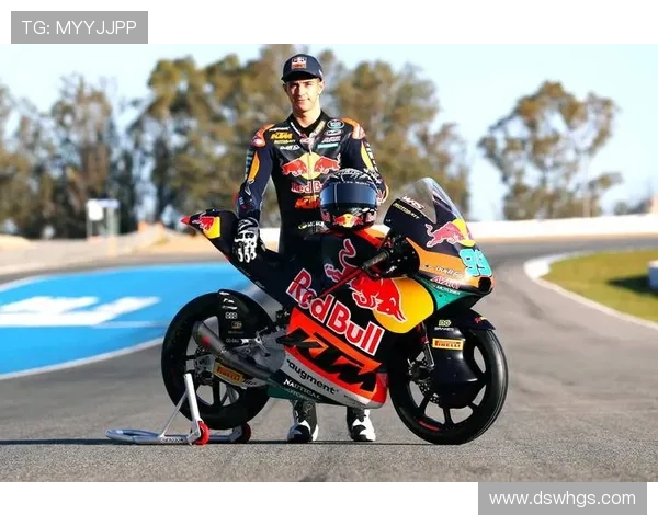 MotoGP赛季精彩回顾 强者争锋 新兴车手崭露头角 赛道上的荣耀与挑战